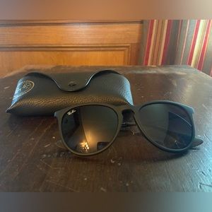 Ray Ban Erika sunglasses! Worn twice! Case included!